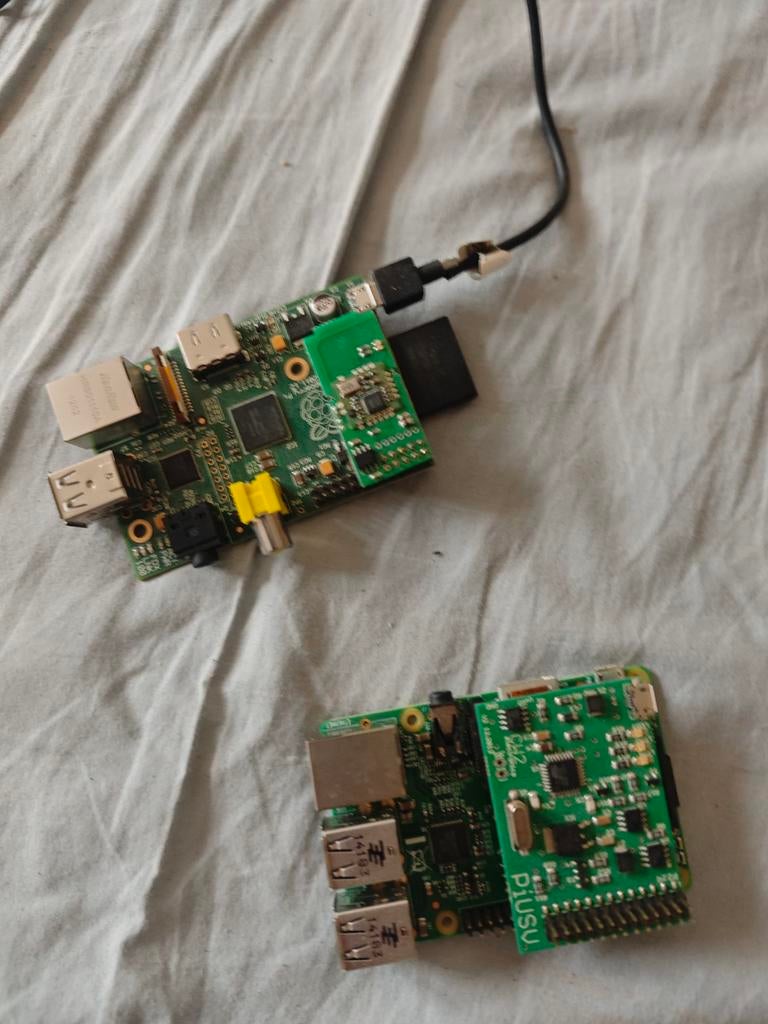Twee Raspberry Pi's met PiUSV CW2 uitbreiding, Computers en Software, Overige Computers en Software, Zo goed als nieuw, Ophalen of Verzenden