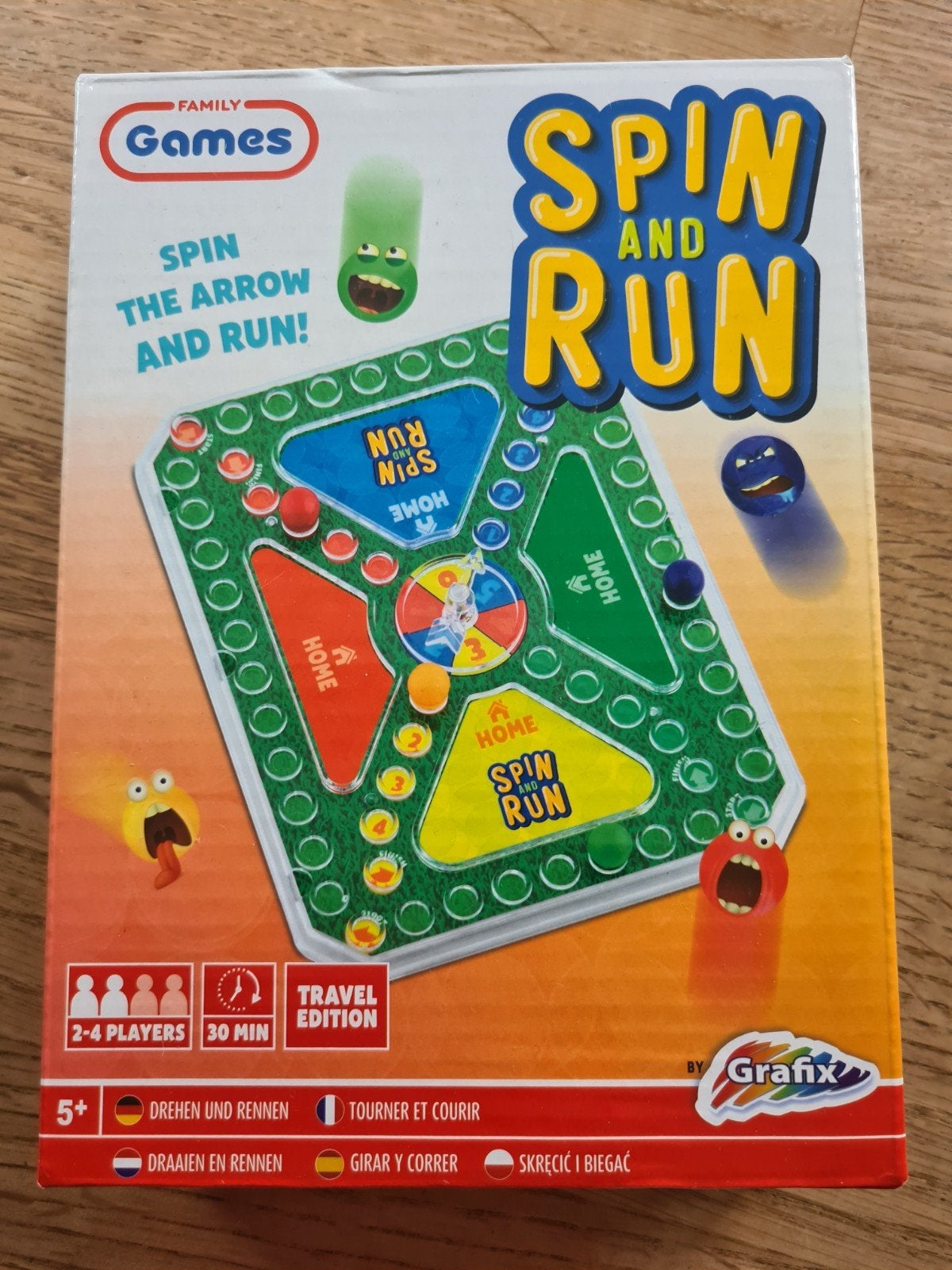 Family Games Spin and Run Reisspel - Nieuwstaat, Hobby en Vrije tijd, Gezelschapsspellen | Bordspellen, Ophalen of Verzenden, Zo goed als nieuw