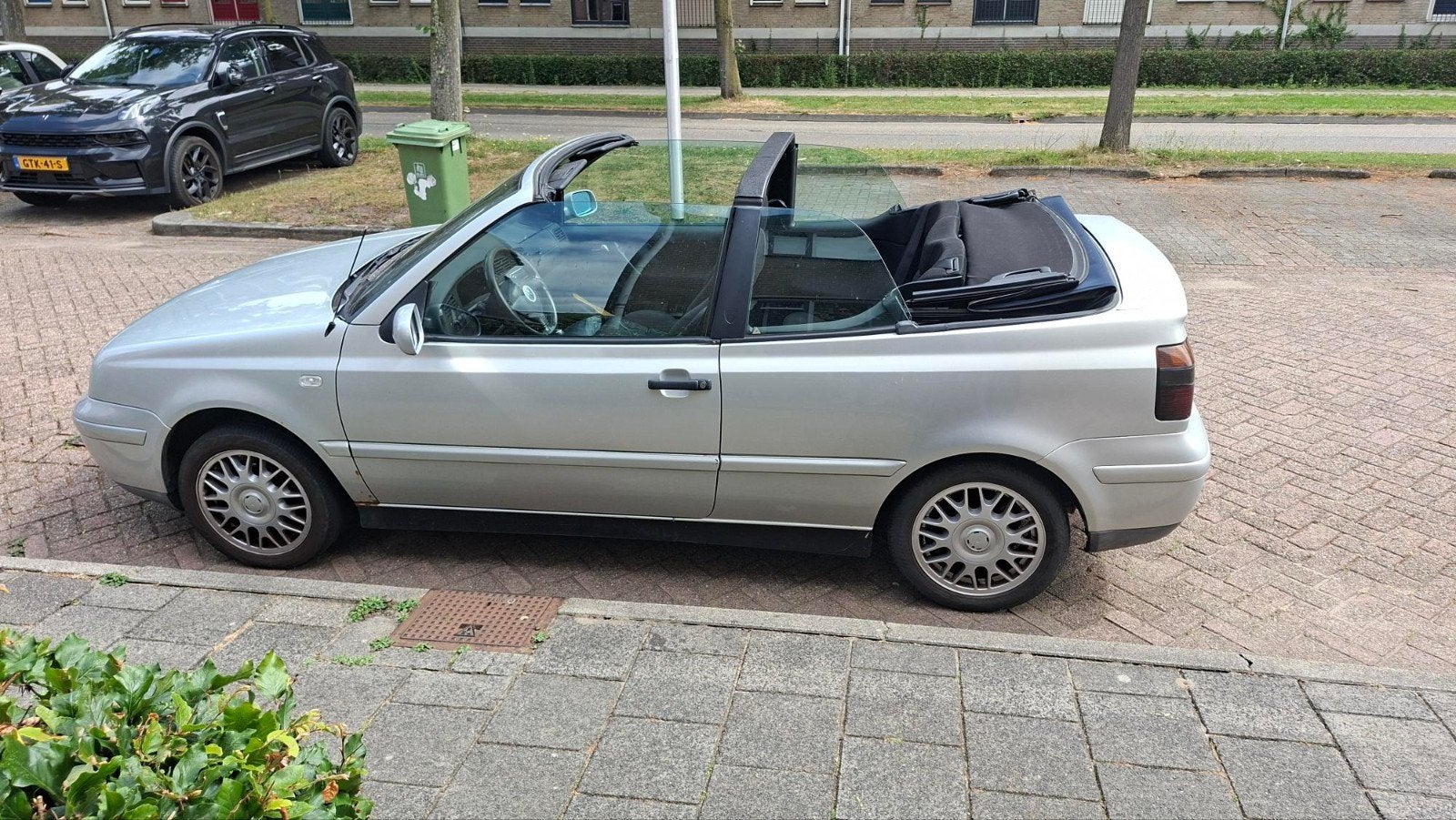 *VW Golf Cabriolet Highline 1.6 – 2000 – Opknapper voor LIEF, Ophalen