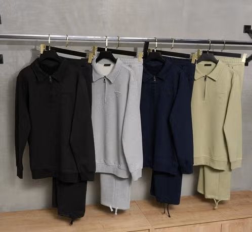 Prada trainingspak zwart, Zwart, Nieuw, Overige maten, Ophalen of Verzenden