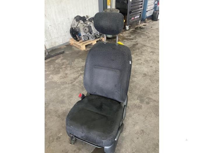 Stoel links van een Honda FR-V, Auto-onderdelen, Interieur en Bekleding, Honda, Gebruikt, -, -