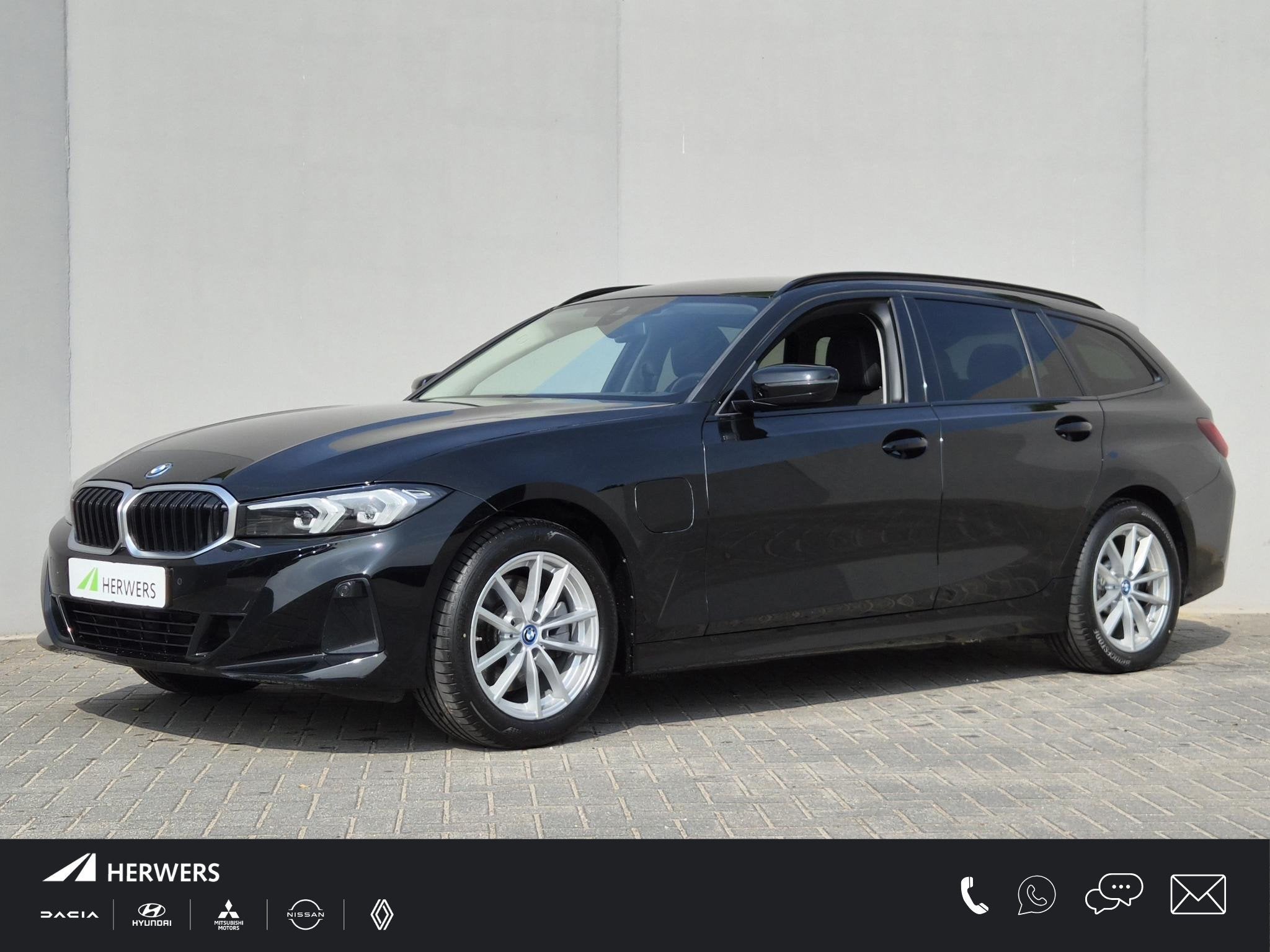 BMW 3-serie Touring 330e / SOH 95% / Dealer onderhouden / 1.