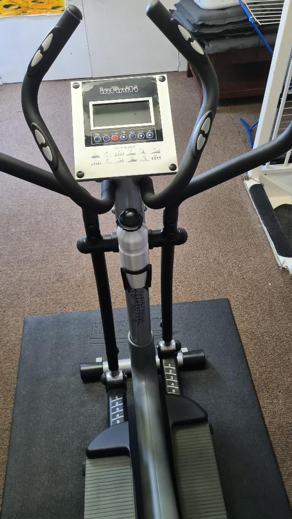 Crosstrainer, Sport en Fitness, Fitnessapparatuur, Ophalen, Gebruikt, Benen, Crosstrainer
