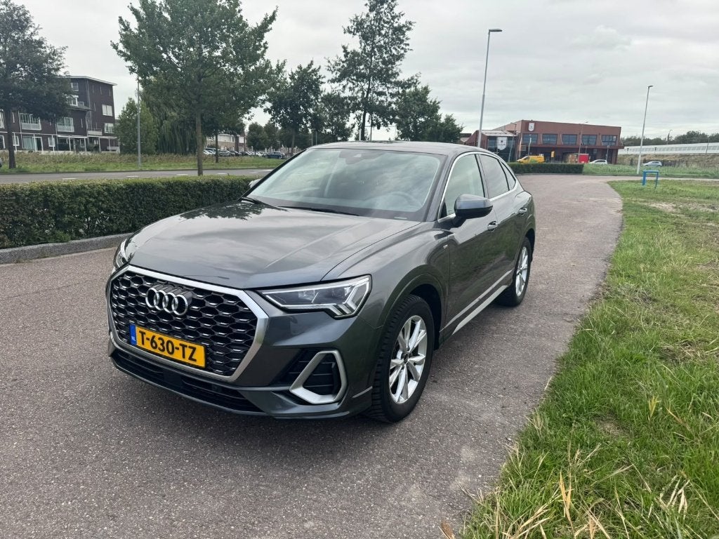 Audi Q3 Sportback 35 TFSI S line/Tronic Camera Elek achterkl, Auto's, Dealer onderhouden, 4 cilinders, 1505 kg, Parkeerassistent