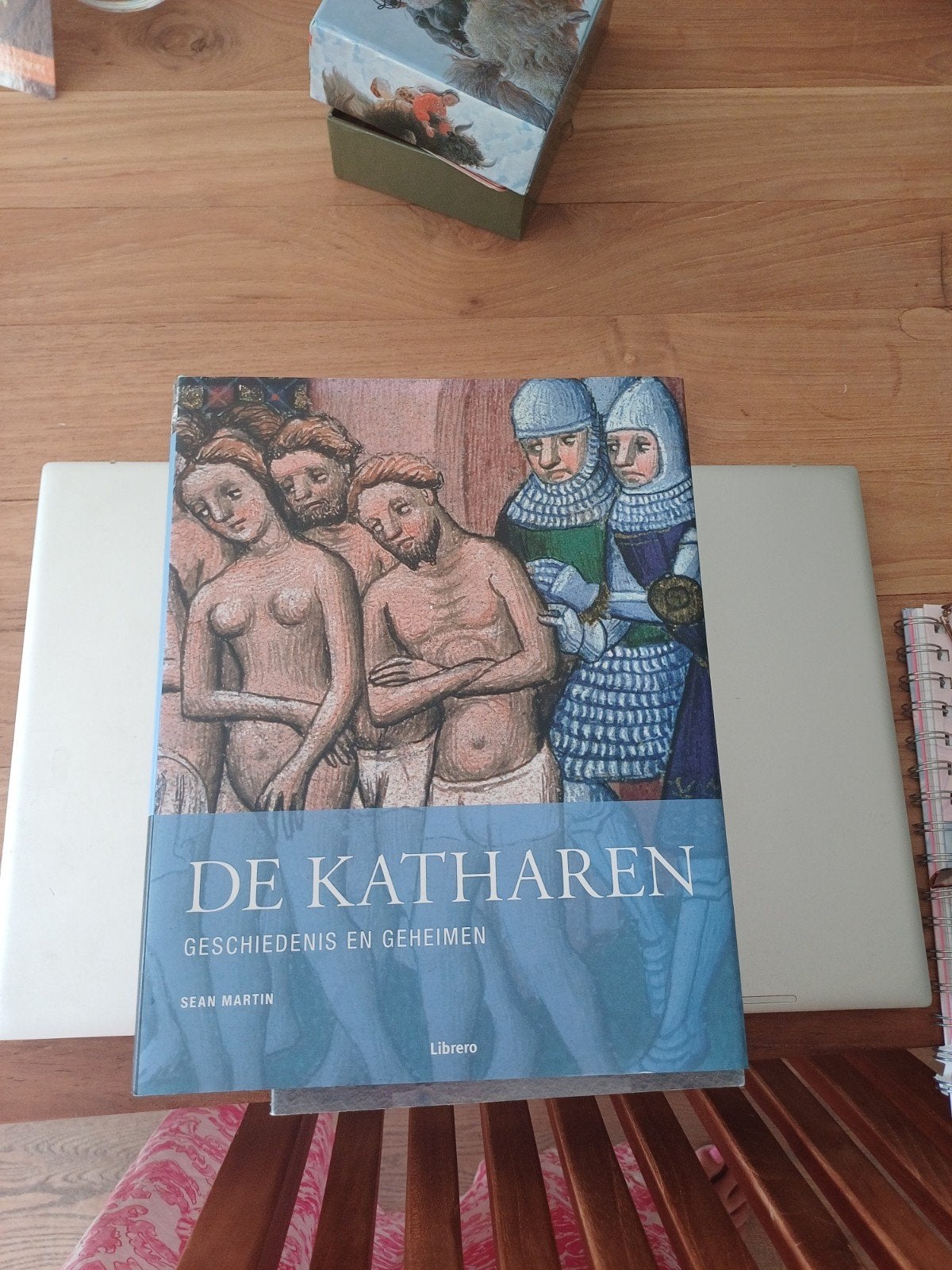 de katharen geschiedenis en geheimen boek, Ophalen of Verzenden, Zo goed als nieuw