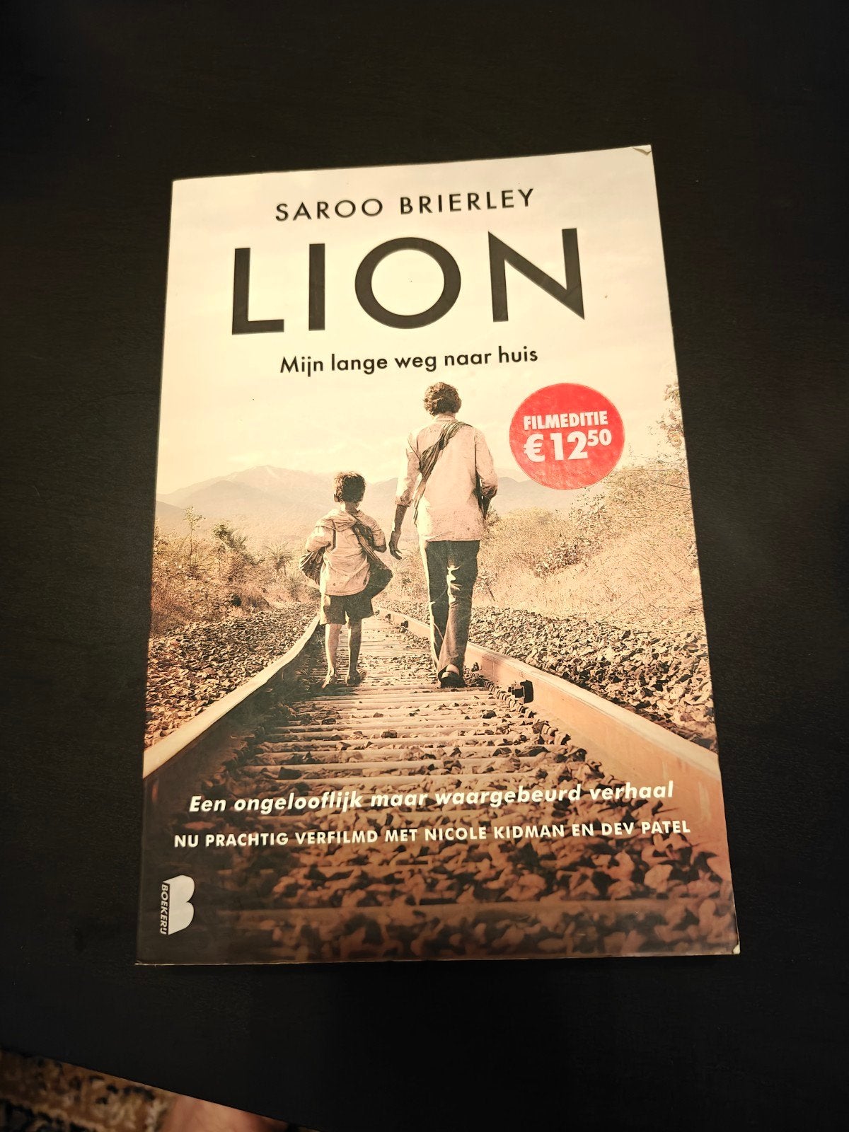 Lion: Mijn lange weg naar huis - Saroo Brierley (Filmeditie), Boeken, Ophalen of Verzenden, Zo goed als nieuw, Saroo Brierley