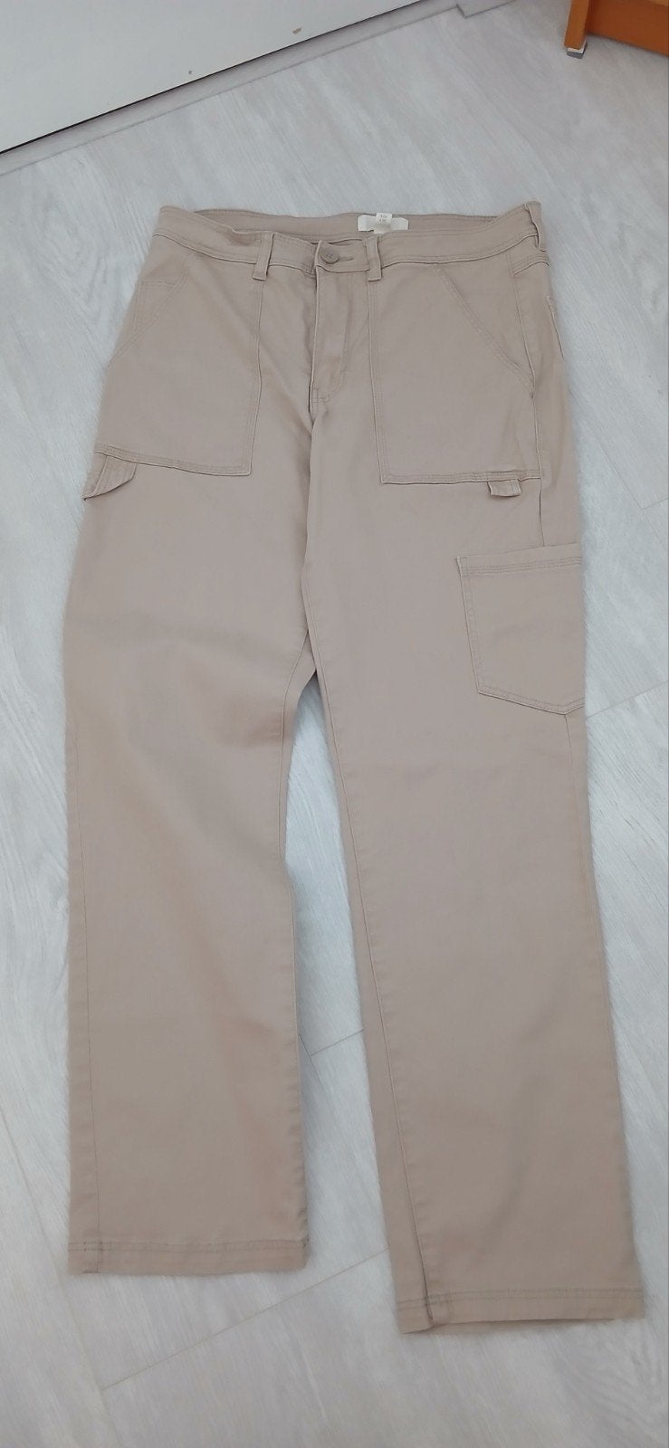 beige h&m cargo broek mt 40, Ophalen of Verzenden, Zo goed als nieuw, Beige