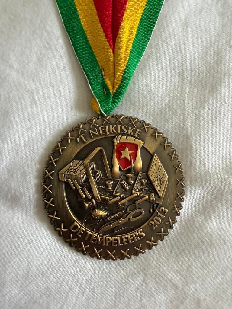Tempeleers medaille jaar 2013 ut Nejkiske, Ophalen of Verzenden, Overige materialen, Nederland