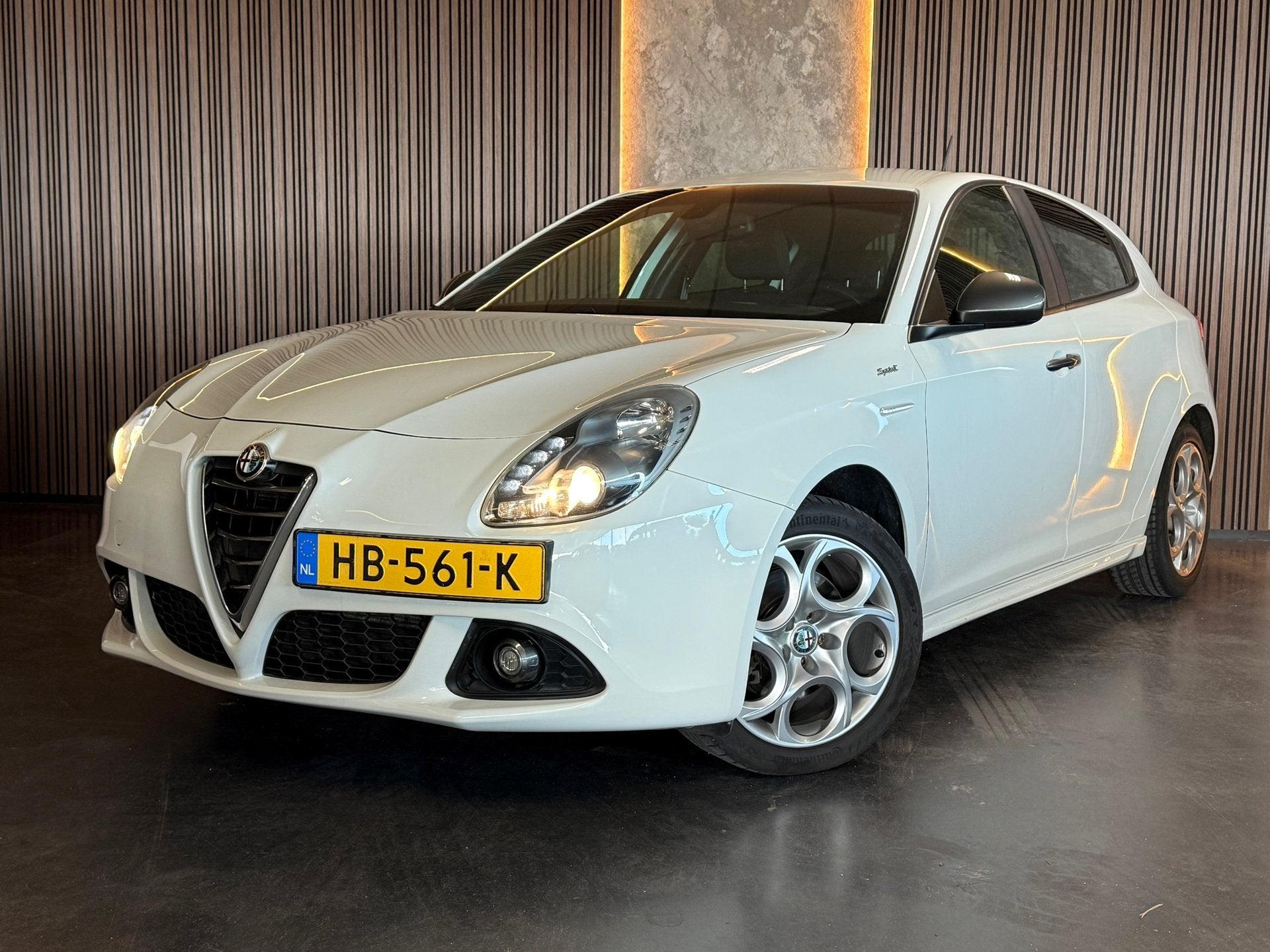 Alfa Romeo Giulietta 1.4 T Sprint Automaat F1 Xenon Cruise C, Dealer onderhouden, Stof, 4 cilinders, Wit