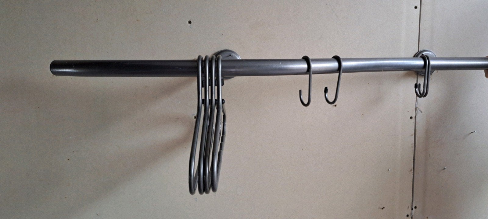 Wandspiegel met metalen frame en kapstok, Ophalen, Gebruikt, Niet van toepassing, 100 tot 150 cm