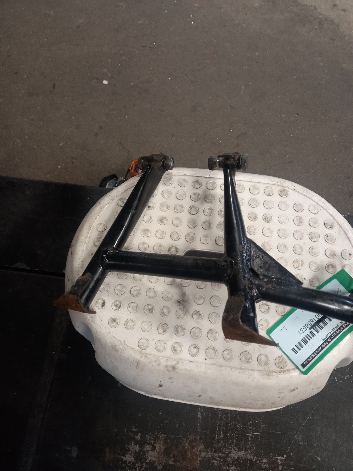 Gezocht middenbok Kawasaki W650 te koop middenbok W800, Ophalen of Verzenden