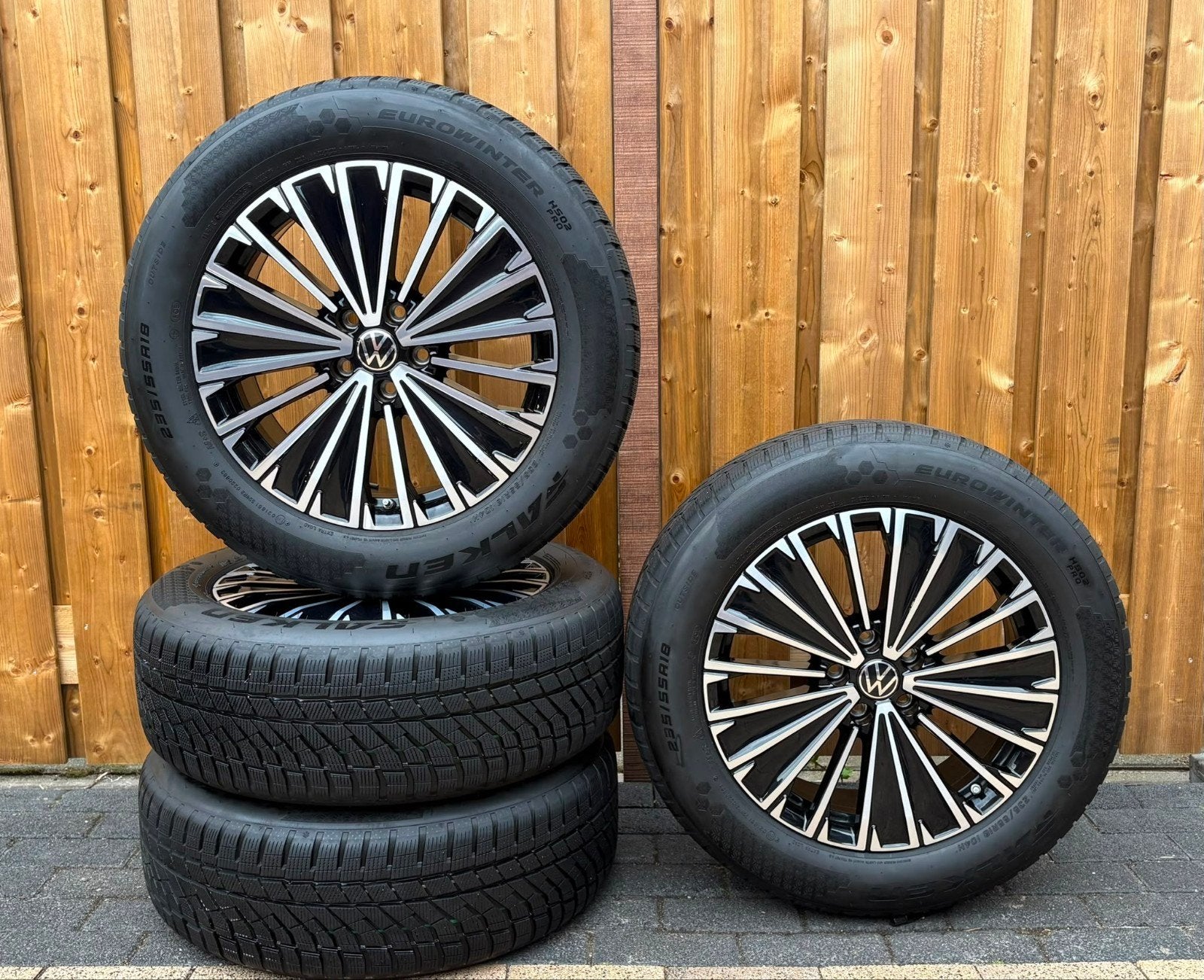 VW Tiguan Napoli Originele 18 inch velgen met winterbanden, Auto-onderdelen, Banden en Velgen, Ophalen, 18 inch, Banden en Velgen