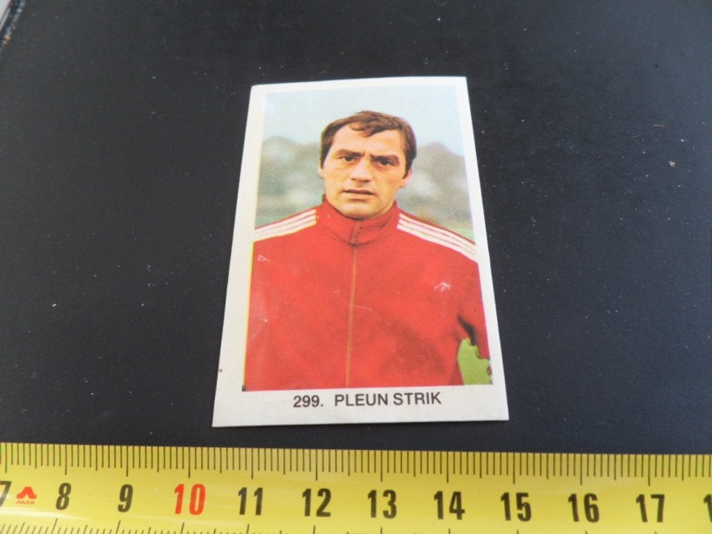 sticker voetbal #299 pleun strik, Ophalen of Verzenden, Zo goed als nieuw
