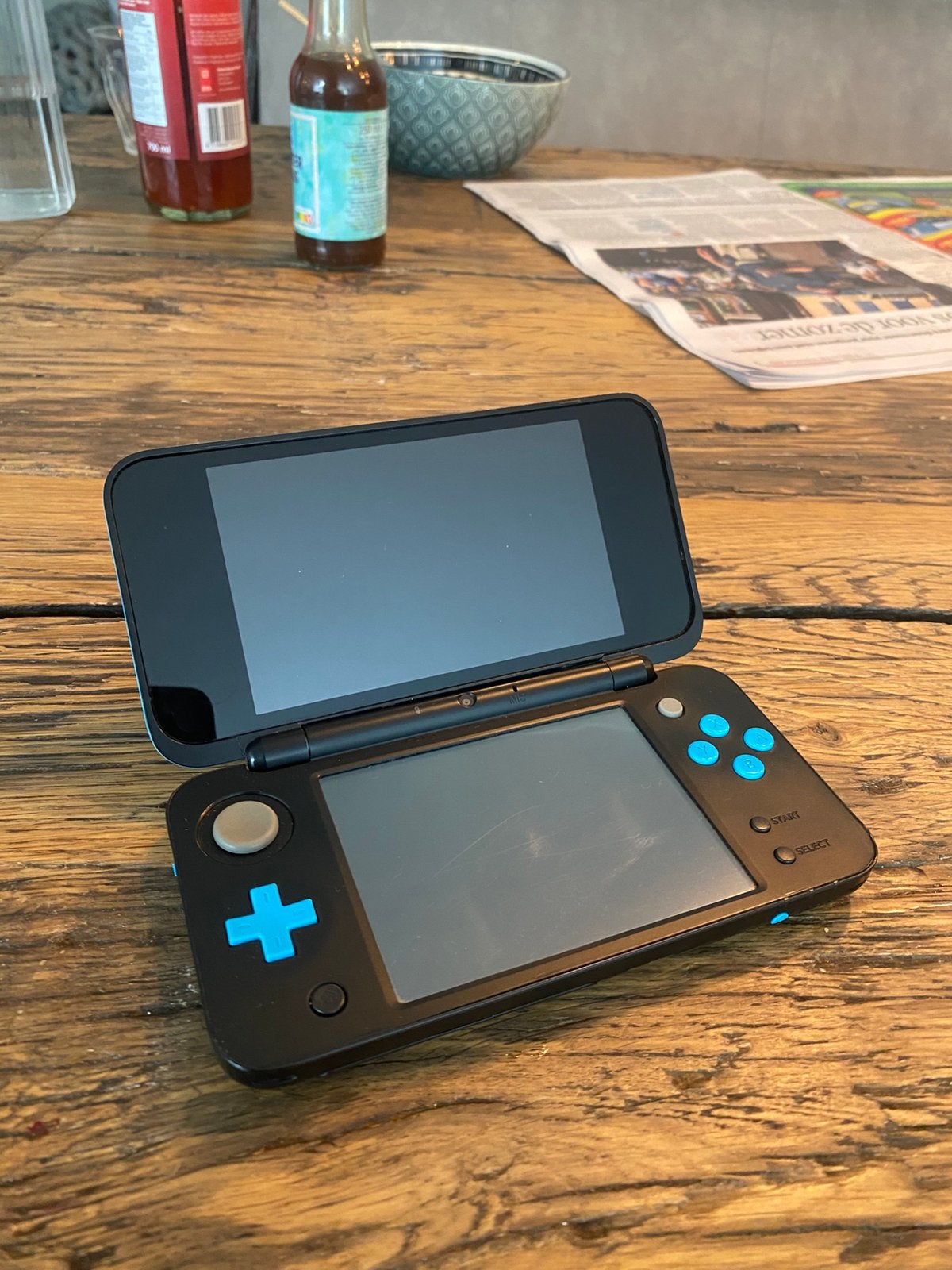 New nintendo 2ds xl, Spelcomputers en Games, Spelcomputers | Nintendo 2DS en 3DS, Ophalen of Verzenden, Zo goed als nieuw, 2DS