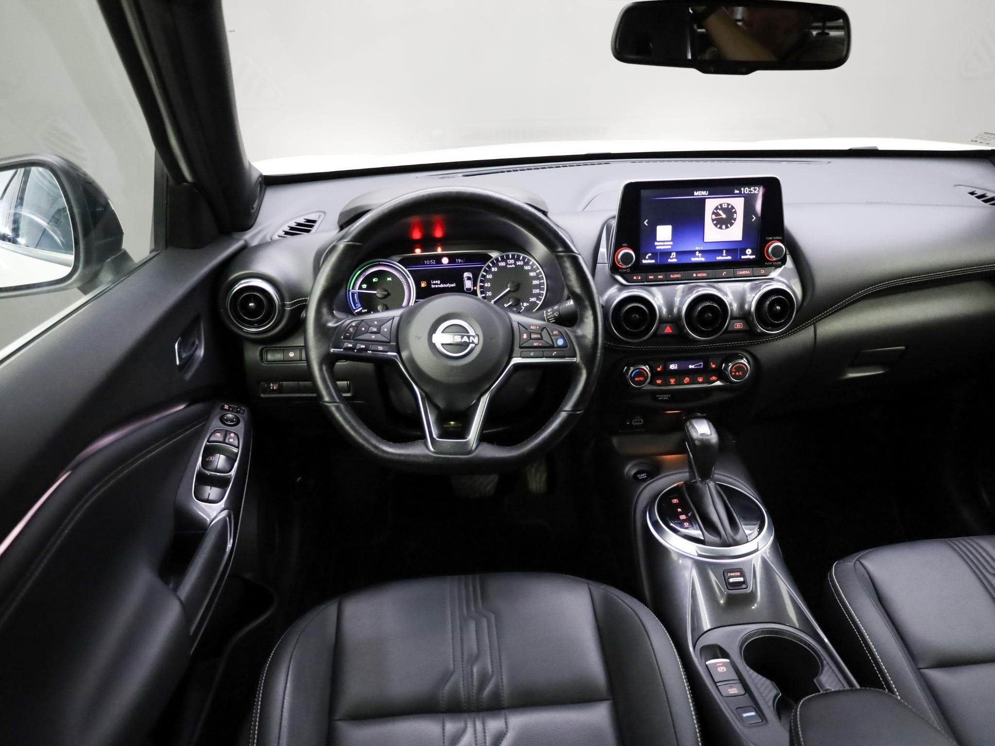 Nissan Juke 1.6 Hybrid Business Premium Tekna | Bose Audio |, Dealer onderhouden, 1300 kg, Gebruikt, Leder en Stof