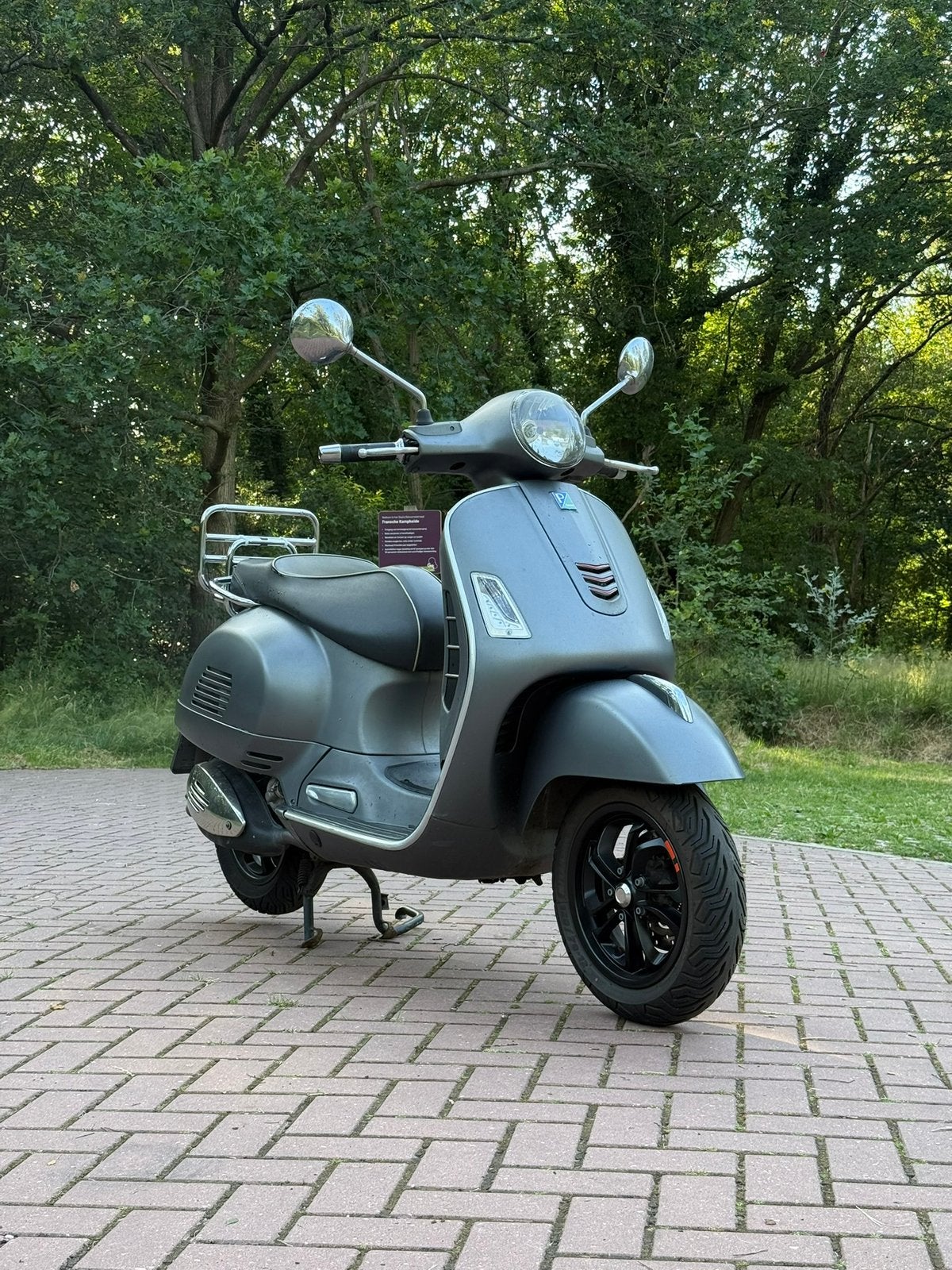Vespa gts 300cc A1 kenteken ( topstaat ), Ophalen, Overige modellen, Zo goed als nieuw, Benzine