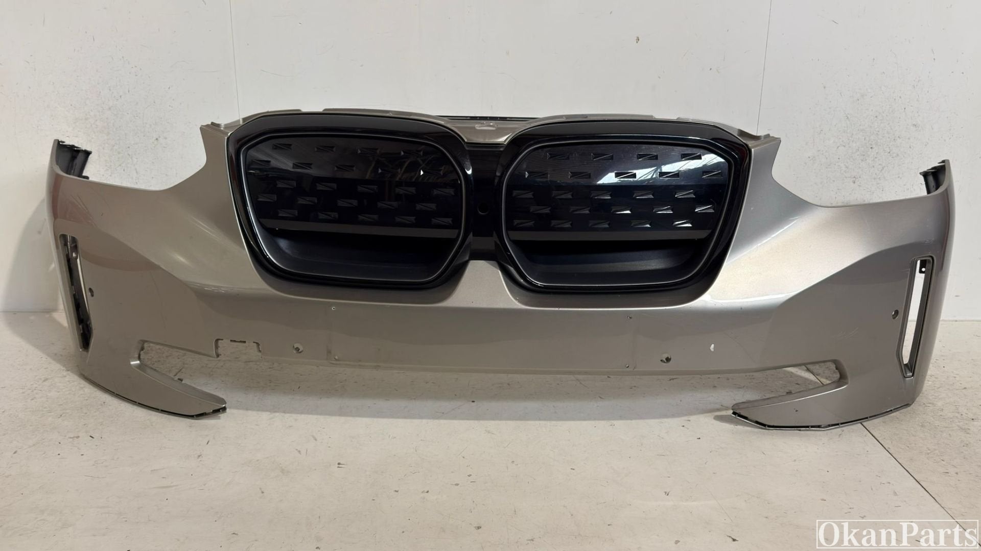 BMW iX3 voorbumper (incl. luchtgeleider), Info@fabrikant.eu, Ophalen of Verzenden, Bumper, Fabrikant BV