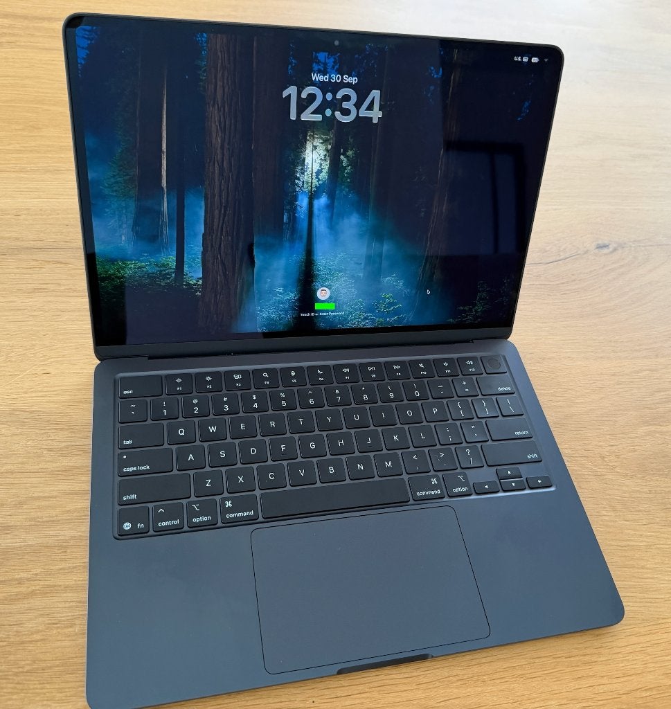 MacBook Air M4 13" 16GB/512GB Midnight - 10-core - 14 cycli