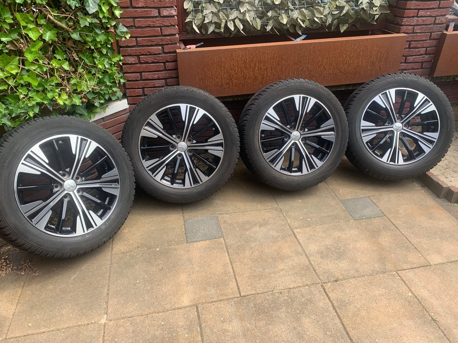 Lichtmetalen velgen + winterbanden Mitsubishi Eclipse Cross, Auto-onderdelen, Banden en Velgen, Ophalen, 18 inch, Gebruikt, Velg(en)