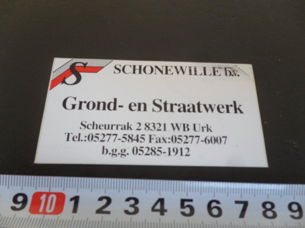 sticker Urk SCHONEWILLE BV Grond- en straatwerk Scheurrak 2*, Verzamelen, Ophalen of Verzenden, Zo goed als nieuw