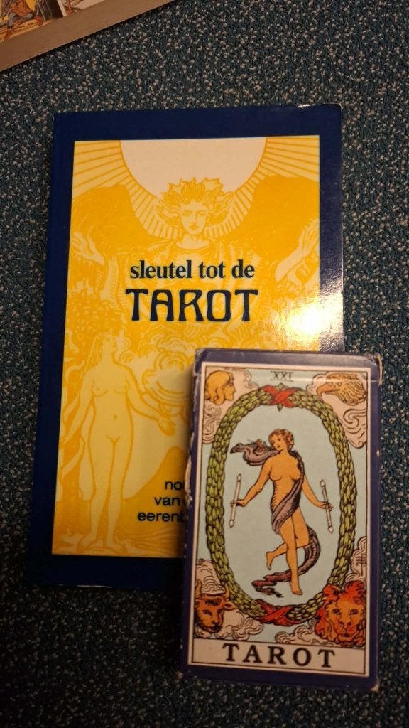 de sleutel tot tarot, Ophalen of Verzenden, Zo goed als nieuw, Tarot of Kaarten leggen, Overige typen