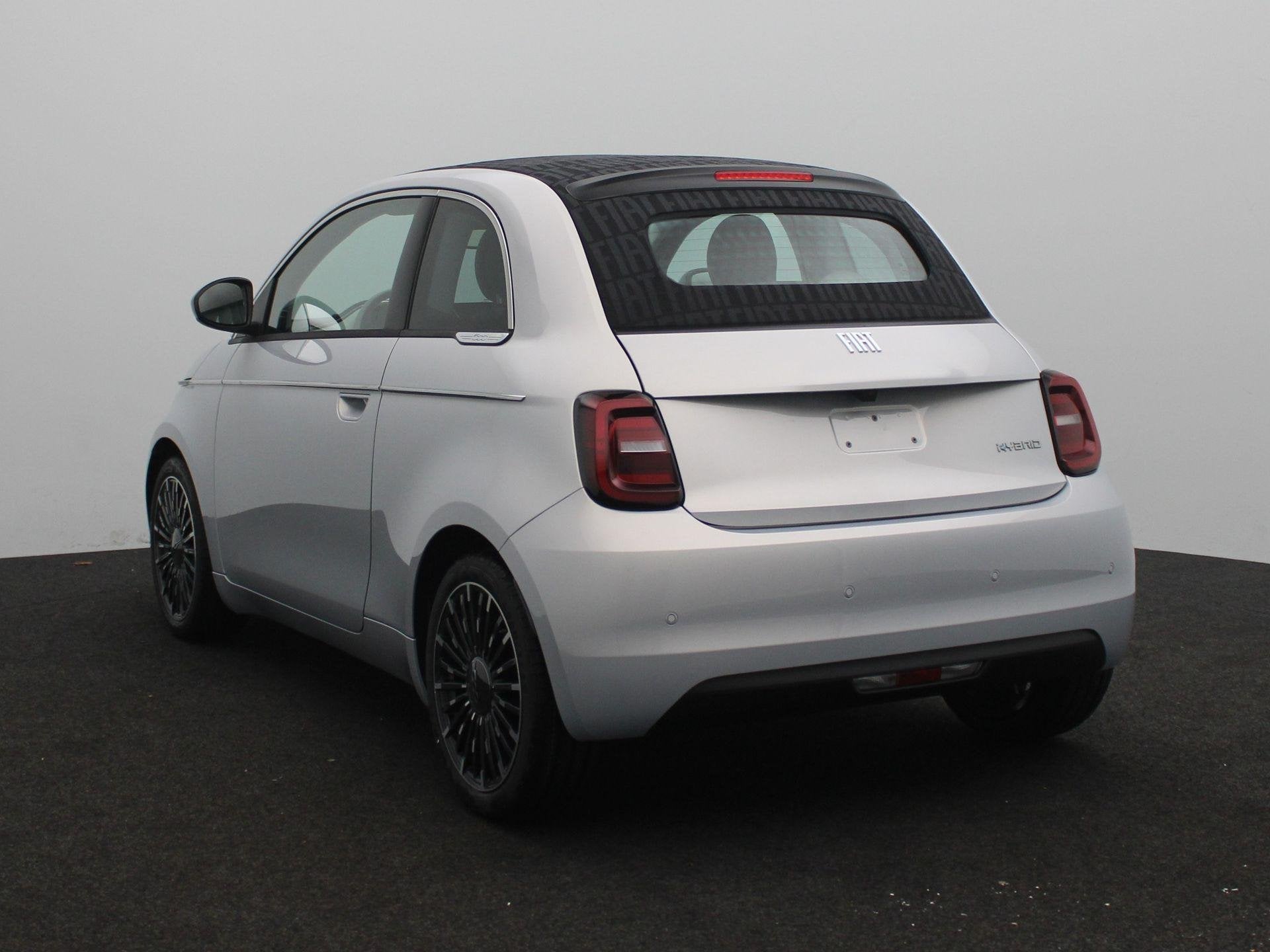 Fiat 500 C 1.0 Hybrid La Prima | JBL | 17" Velgen | Camera |, Auto's, Euro 6, Cabriolet, 4 stoelen, Bedrijf