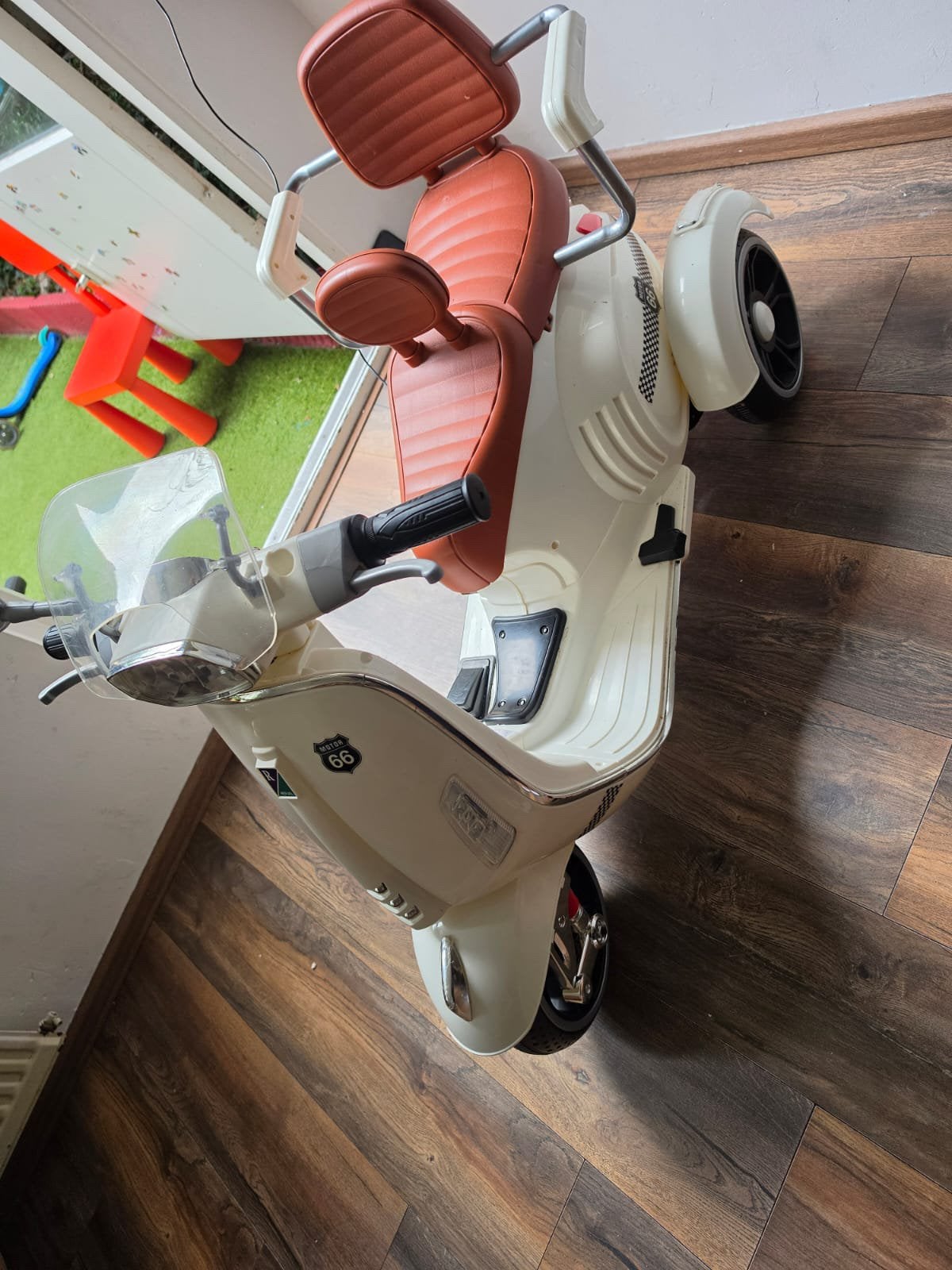 Oplaadbare driewielige kinderfiets, Ophalen of Verzenden, Zo goed als nieuw