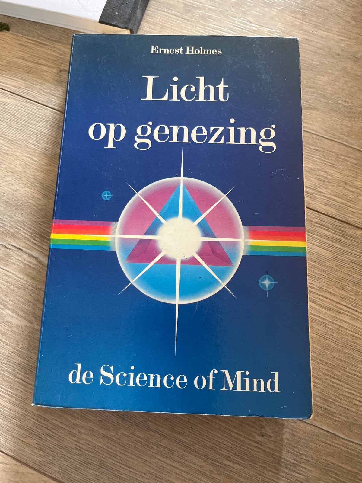 Licht op genezing - Ernest Holmes (Science of Mind), Ophalen of Verzenden, Gelezen, Spiritualiteit algemeen, Achtergrond en Informatie