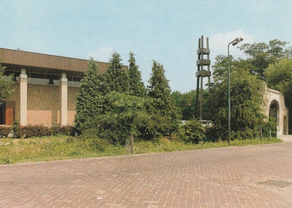 LIESHOUT Kerk met oude Ingangspoort, Verzenden, 1980 tot heden, Ongelopen, Noord-Brabant