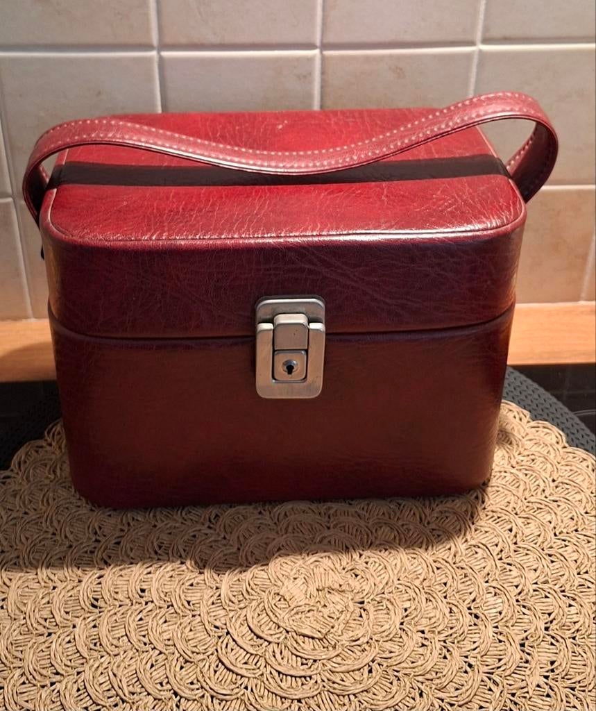 Vintage Beauty Case met Spiegel, rood, Gebruikt, Met slot, Ophalen of Verzenden, Hardcase