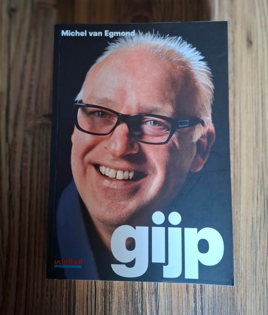 Gijp - René van der Gijp boek - voetbal / biografie, Ophalen of Verzenden, Gelezen, Michel van egmond, Sport