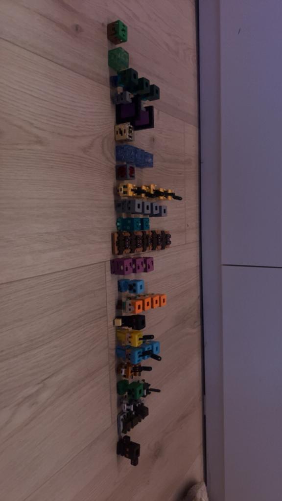 Minecraft kinder joy figuren, Verzamelen, Poppetjes en Figuurtjes, Ophalen of Verzenden, Zo goed als nieuw