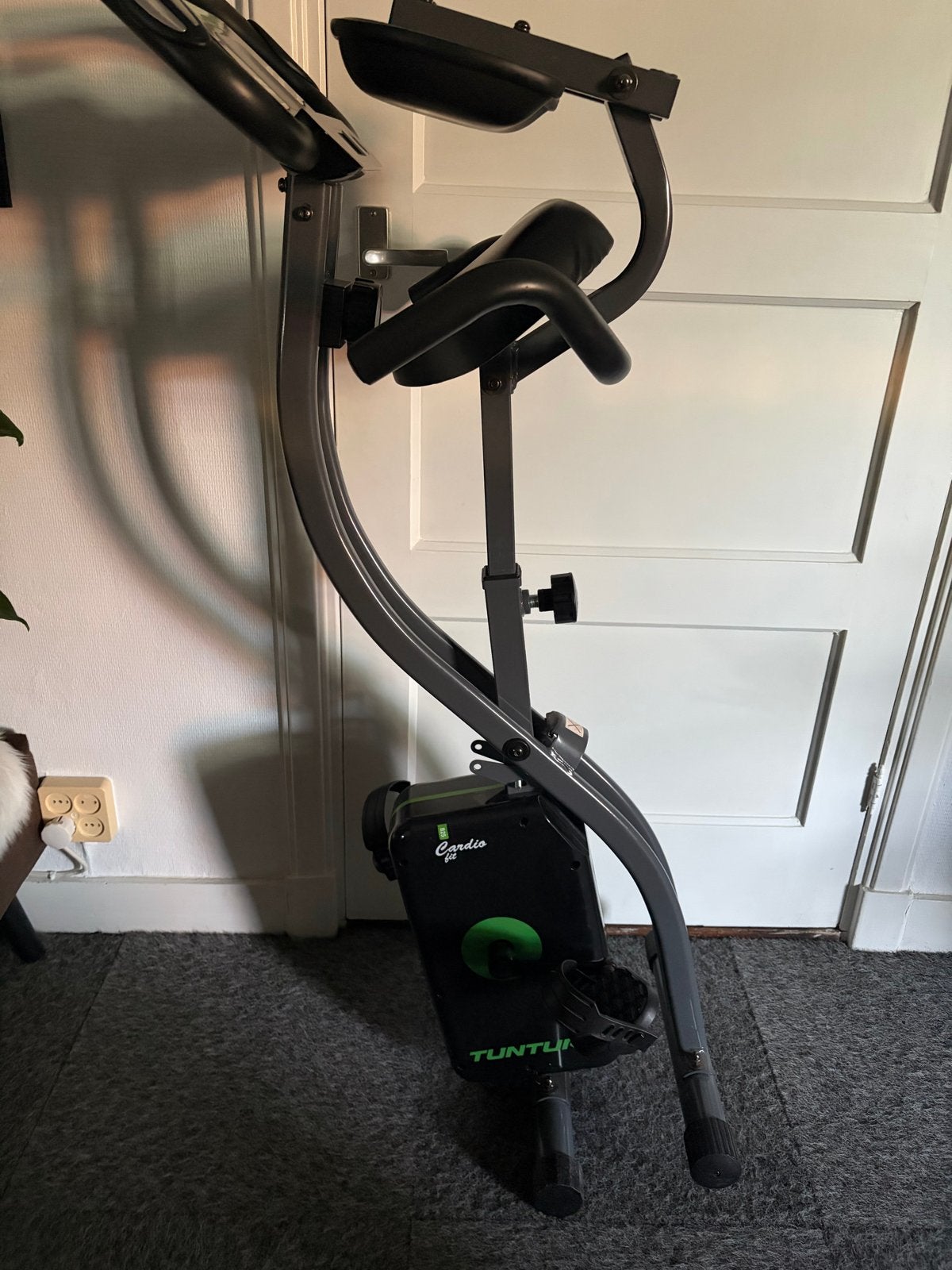 Tunturi Cardio Fit B25 Hometrainer - Opvouwbaar, Ophalen, Gebruikt, Metaal, Benen