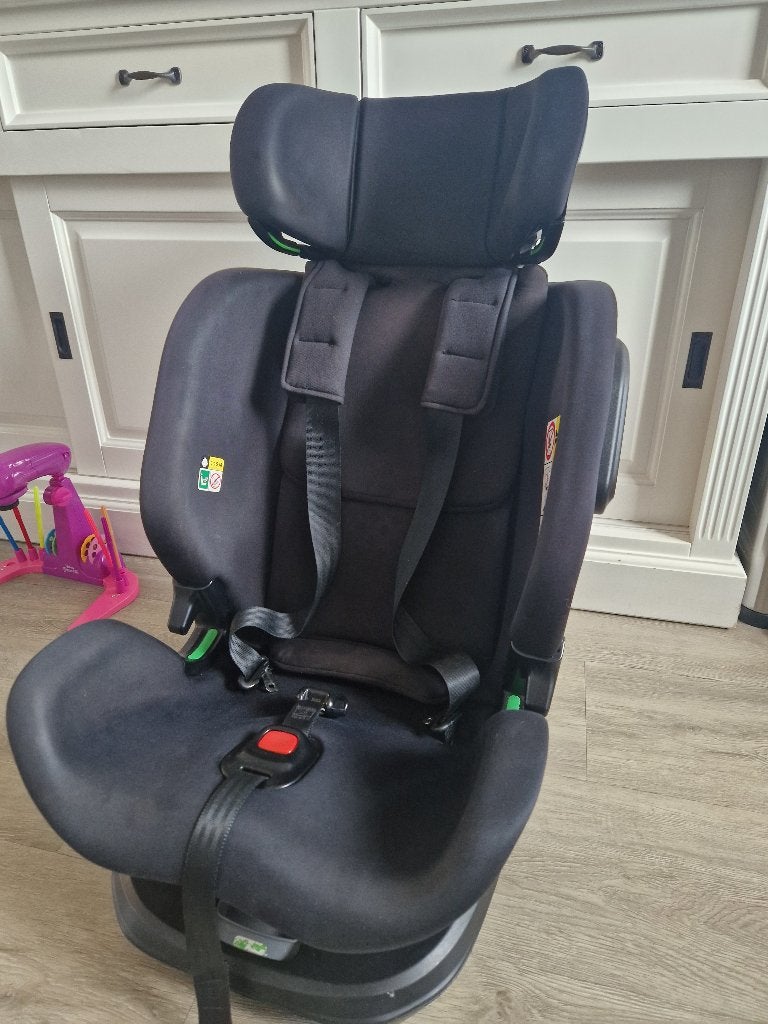 Kidsriver Premium Comfort i-Size Autostoeltje Zwart, Verstelbare rugleuning, Zo goed als nieuw, 9 t/m 36 kg, Isofix