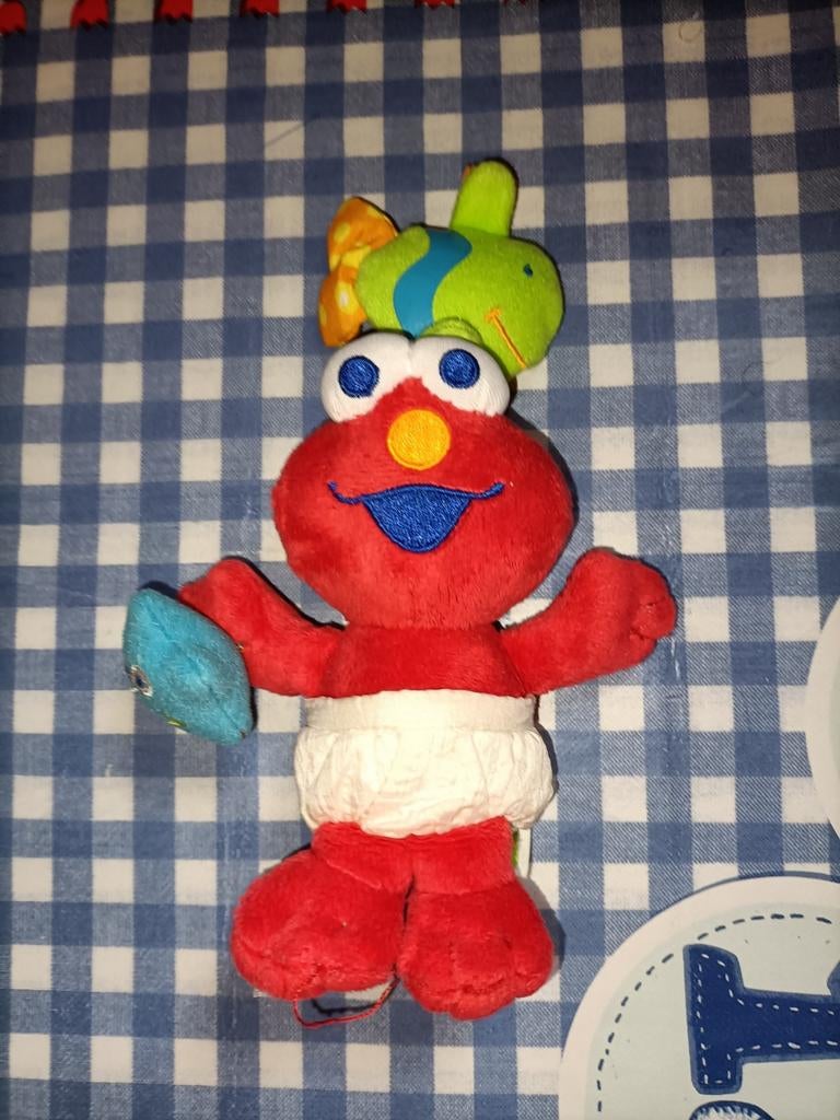 Elmo baby knuffeltje 27 cm groot, Ophalen of Verzenden, Zo goed als nieuw, Overige typen