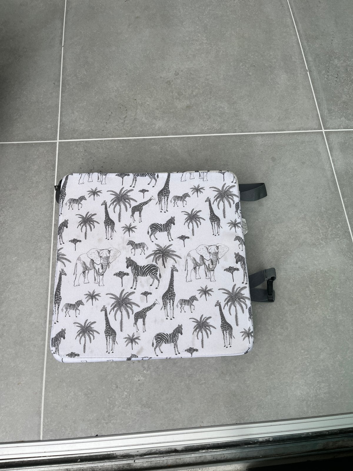 Kinderzitverhoger / Stoelkussen met safari-print, Ophalen, Gebruikt, Overige typen, Gordel(s)