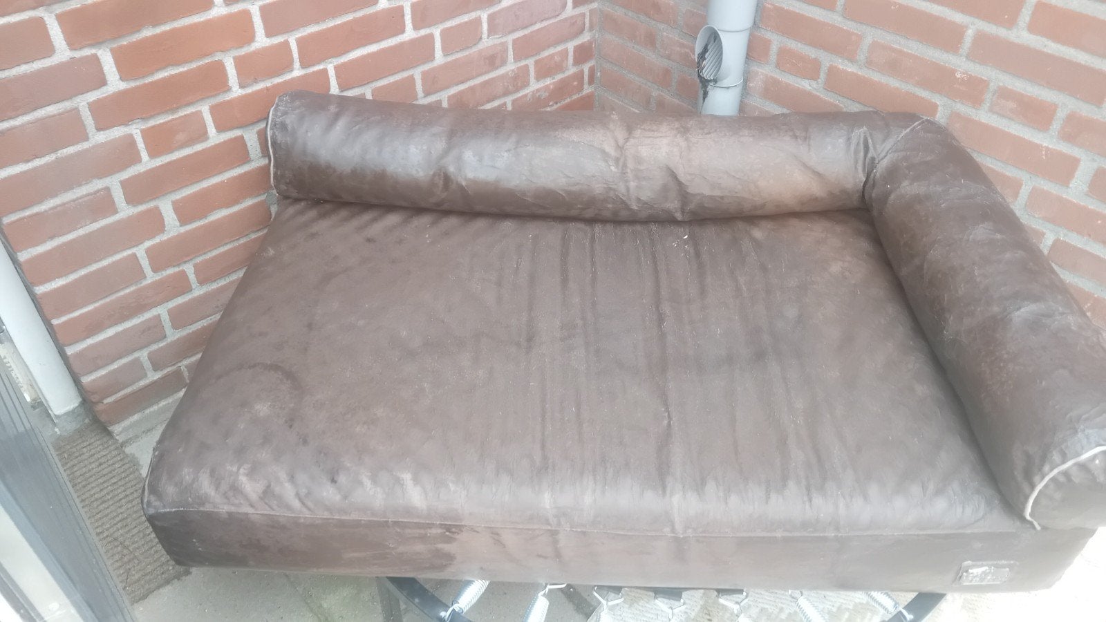 Gratis Honden bed, gebruikt. 110 x 70 Maat L, Ophalen, Gebruikt, Hondenmand