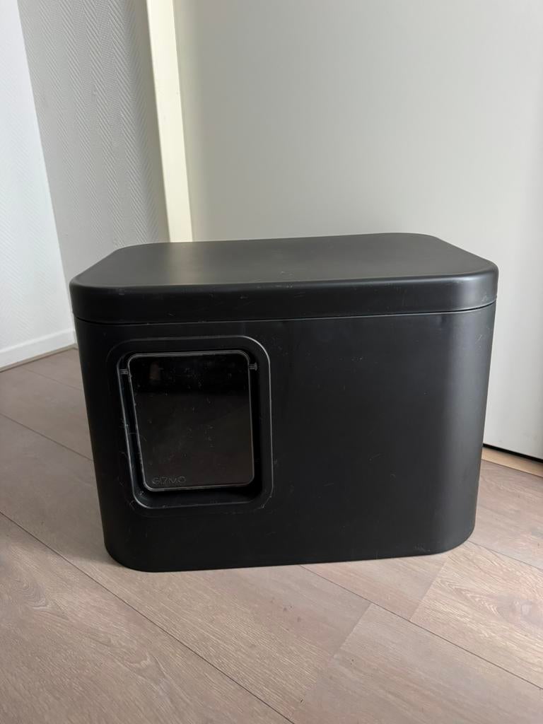 Gizmo zwarte kattenbak, Ophalen, Zo goed als nieuw, Gesloten