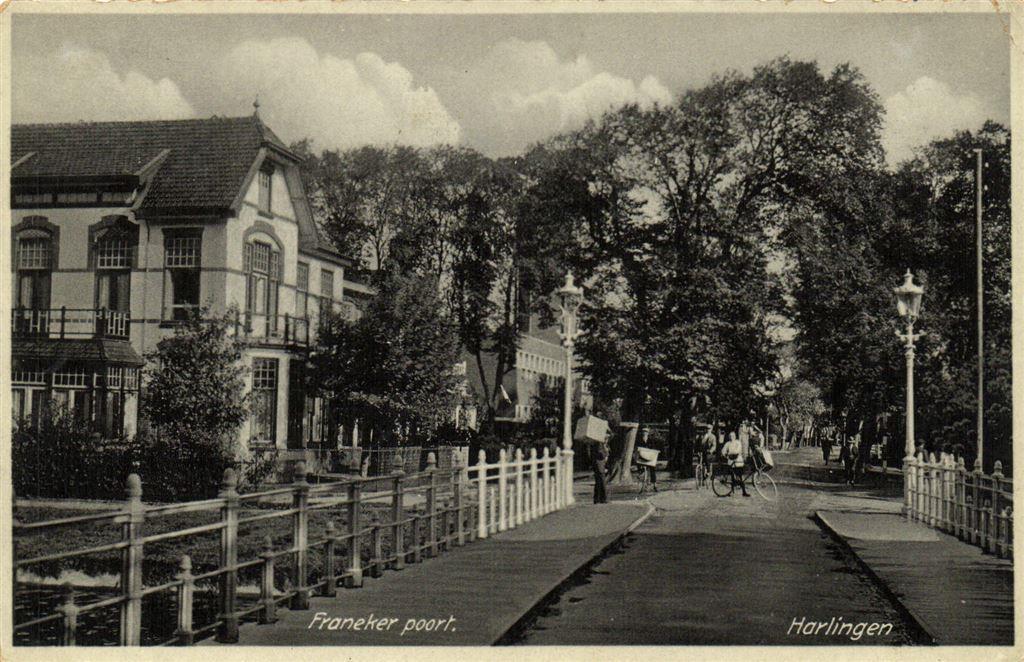Franeker poort. - Harlingen - 1933 gelopen, Ophalen of Verzenden, Voor 1920, Gelopen, Friesland