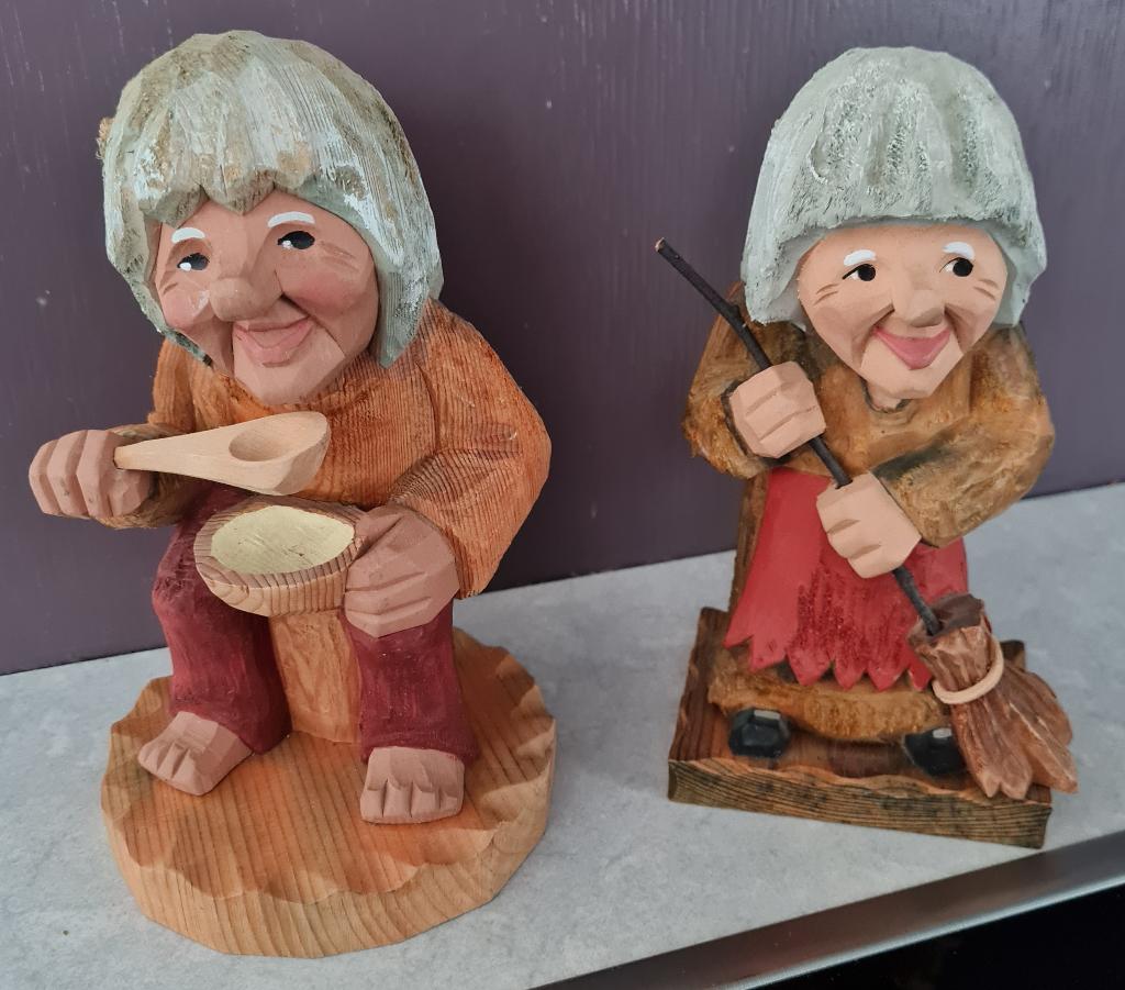 2 Mooie Norway-form. handgesneden trollen / beelden, Antiek en Kunst, Ophalen of Verzenden, Gemerkt, Hout, Houtsnijwerk