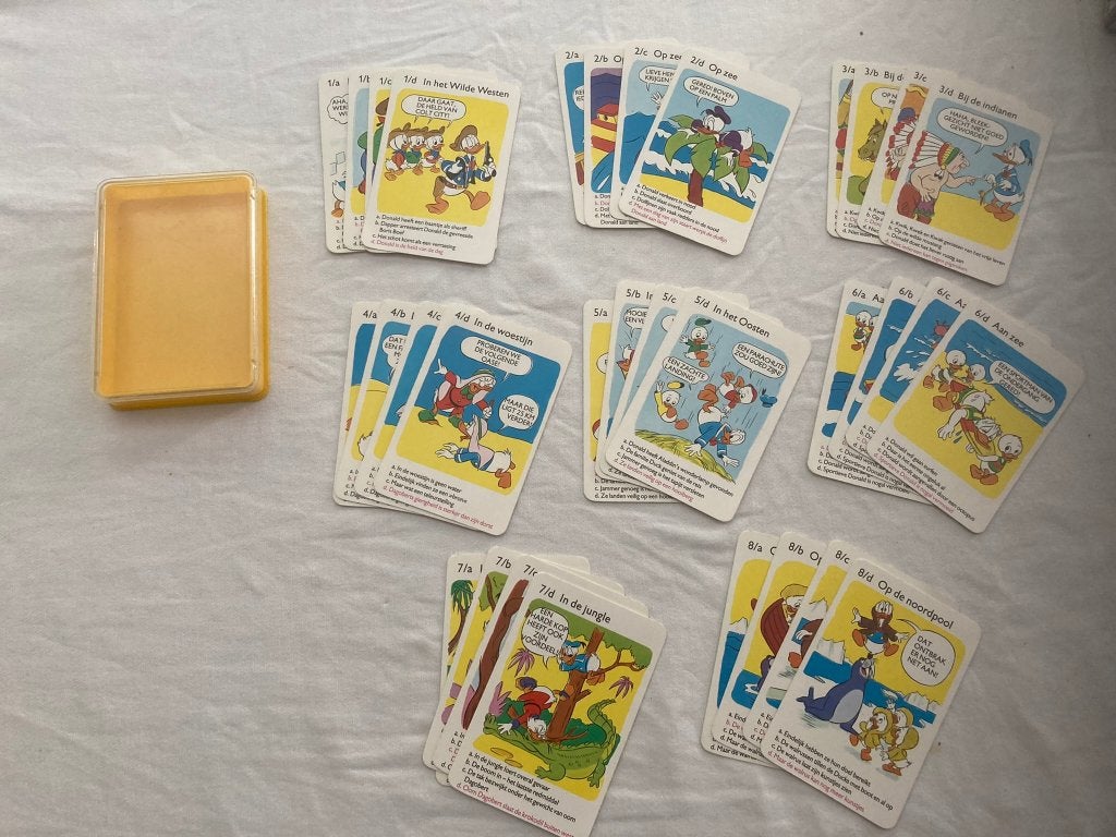 Disney donald duck kwartet spel jaren 70-80 compleet!, Ophalen of Verzenden, Zo goed als nieuw, Speelkaart(en)