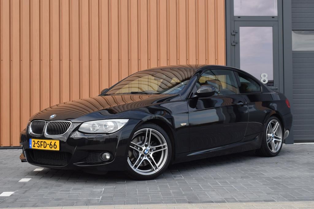 BMW 3 Serie Coupe 325i M Sport Edition | Origineel NL |, Automaat, Achterwielaandrijving, Gebruikt, 1600 kg
