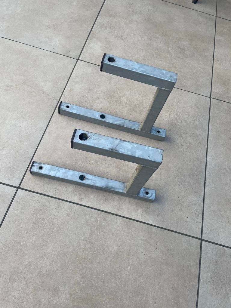 Muur ophangbeugels voor ladder met slot, Doe-het-zelf en Verbouw, Ladders en Trappen, Ophalen, Gebruikt, Ladder