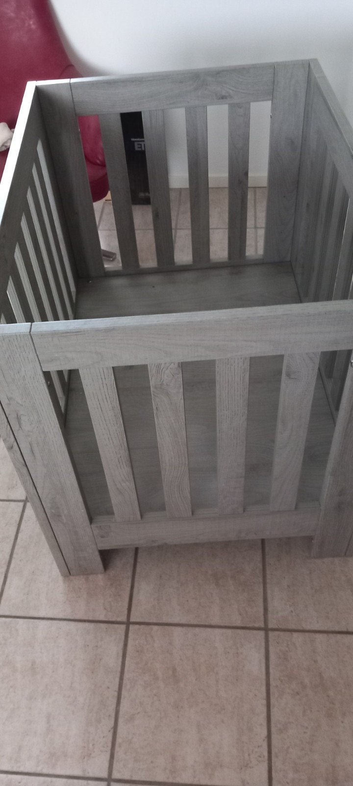 Baby box met toebehoren, Ophalen, Zo goed als nieuw