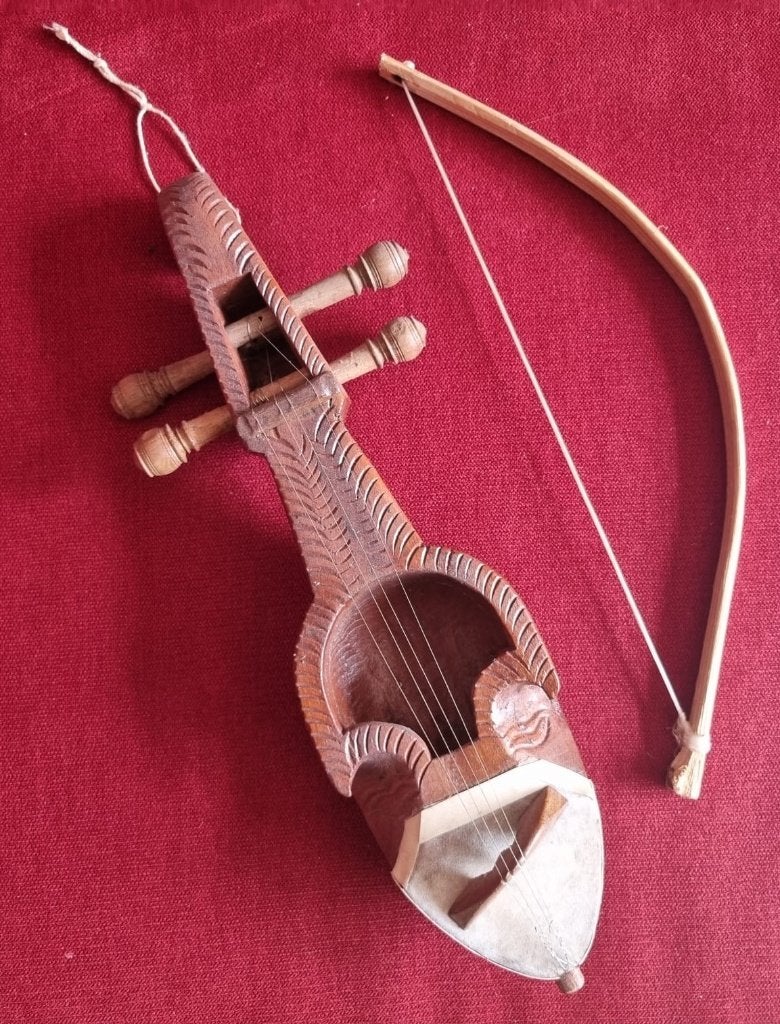 Sarangi (Nepalees viooltje) met fraai houtsnijwerk, Ophalen of Verzenden, Zo goed als nieuw, Overige typen