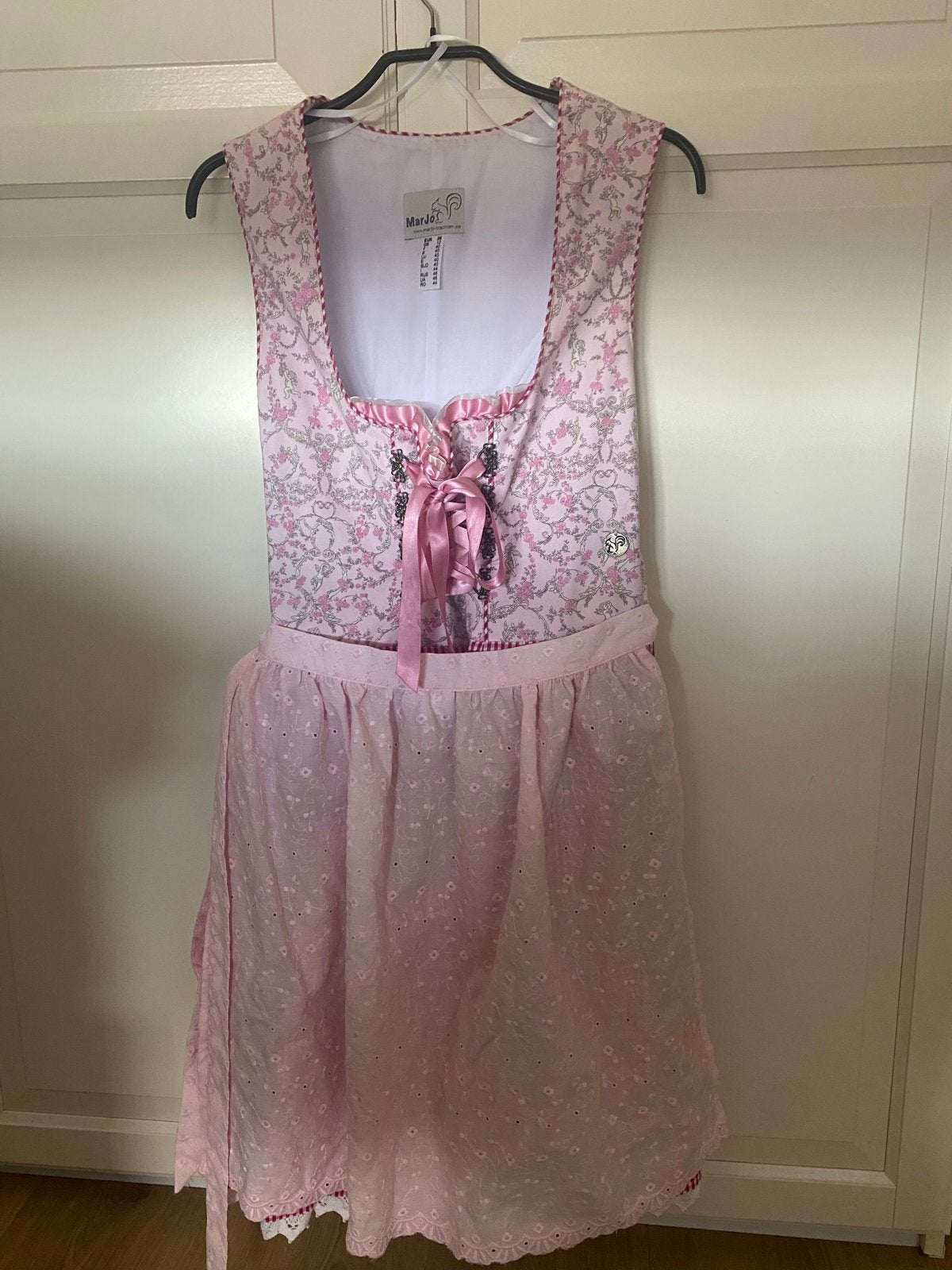 Roze Dirndl met Schort en Blouse - Maat 38/40 (M), Maat 38/40 (M), Ophalen of Verzenden, Zo goed als nieuw, Knielengte