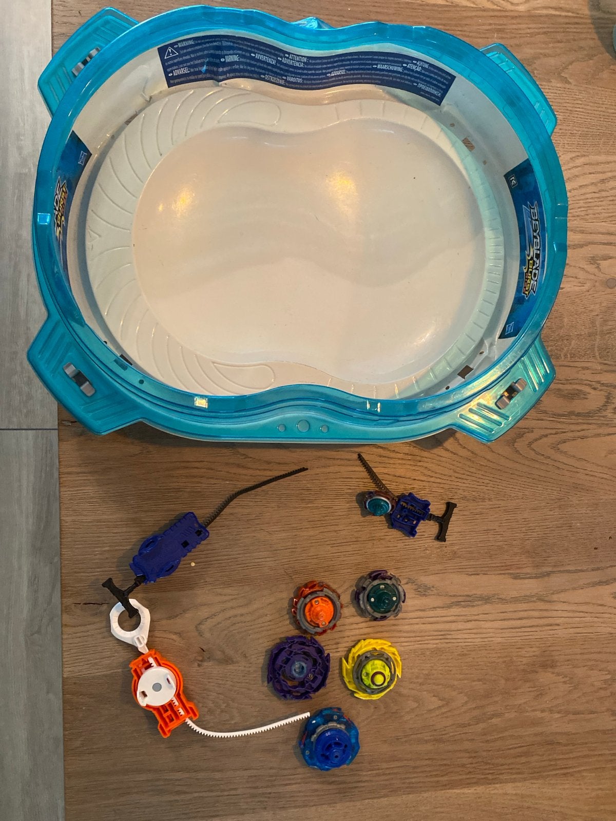 Beyblade Burst Rise Arena met 5 Beyblades, Kinderen en Baby's, Speelgoed | Overig, Ophalen, Gebruikt, Jongen of Meisje