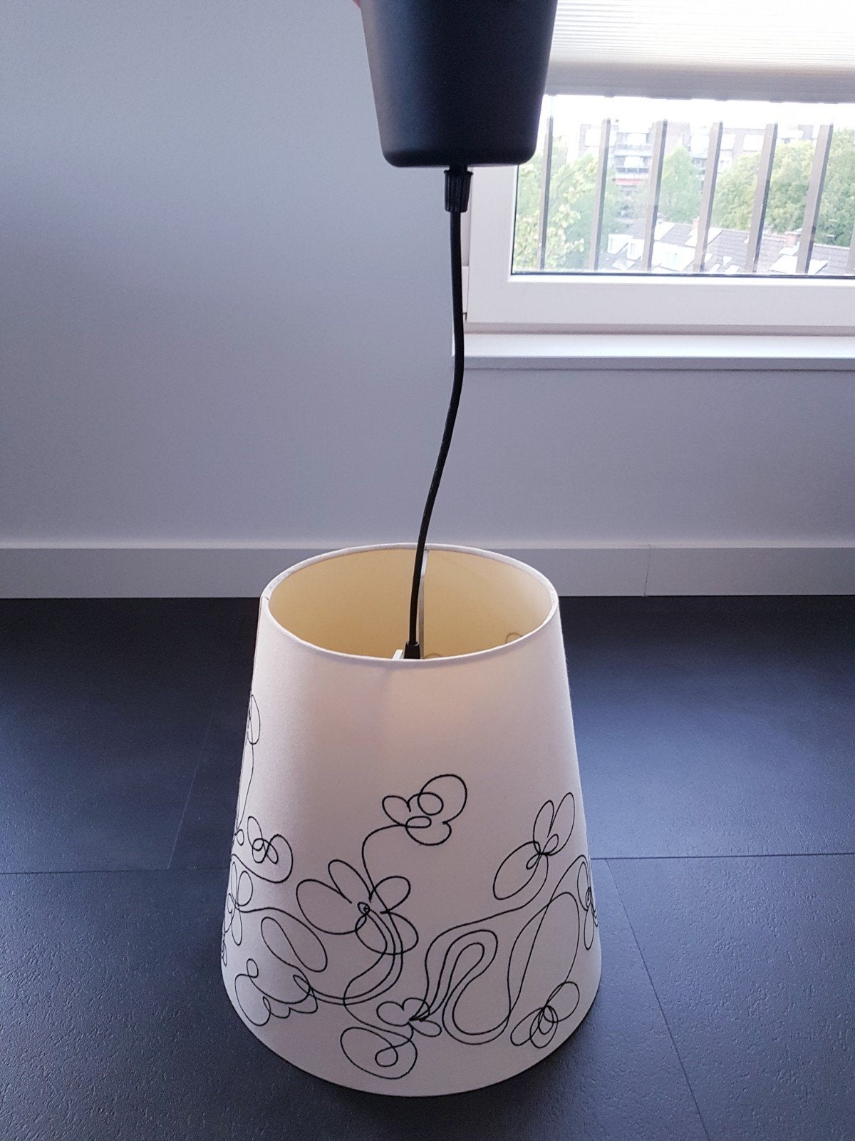 Moderne vrolijke hanglamp IKEA, Huis en Inrichting, Lampen | Lampenkappen, 25 tot 50 cm, Rond, Modern Romantisch, Ophalen of Verzenden