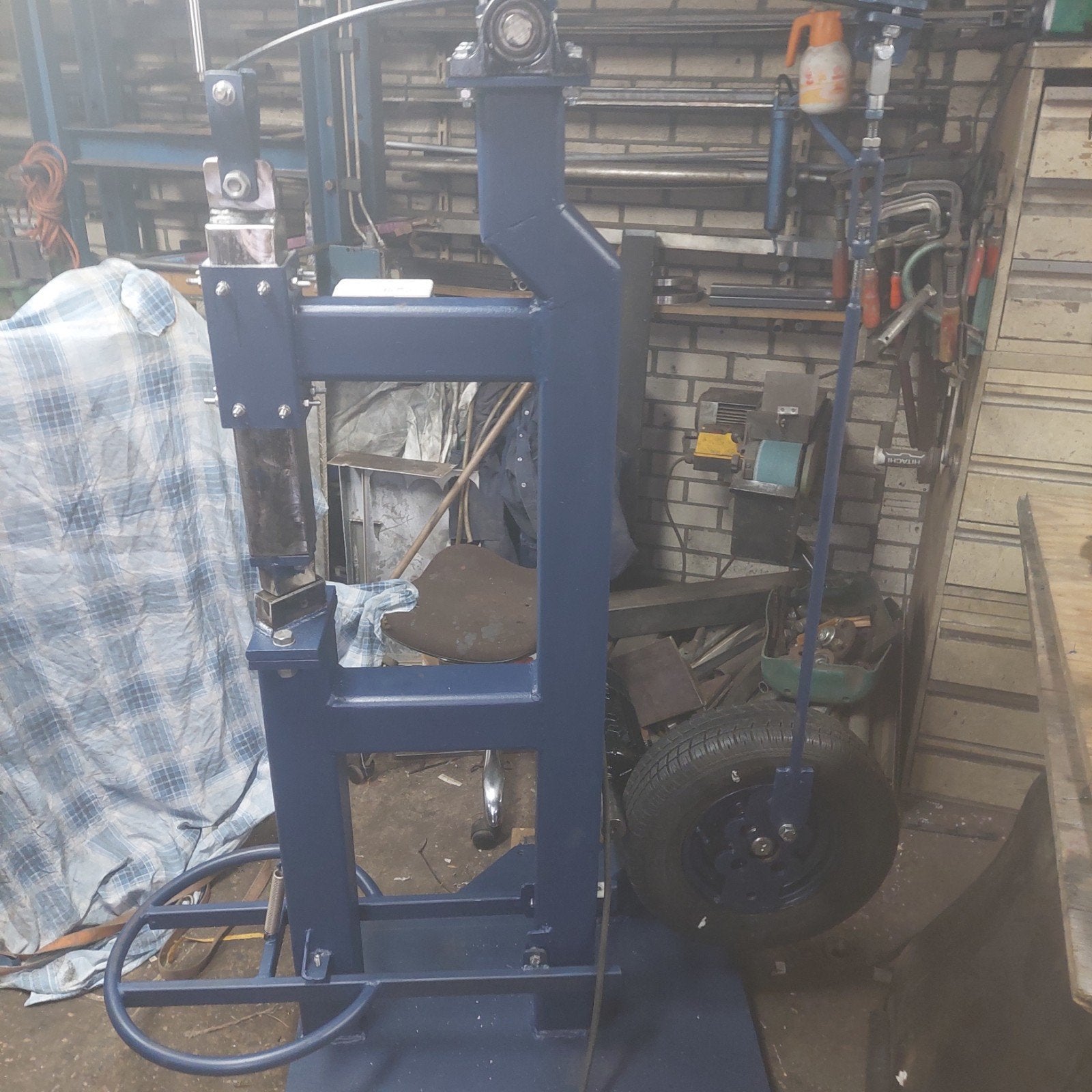 Robuuste Power Hammer - Ideaal voor metaalbewerking, Ophalen of Verzenden
