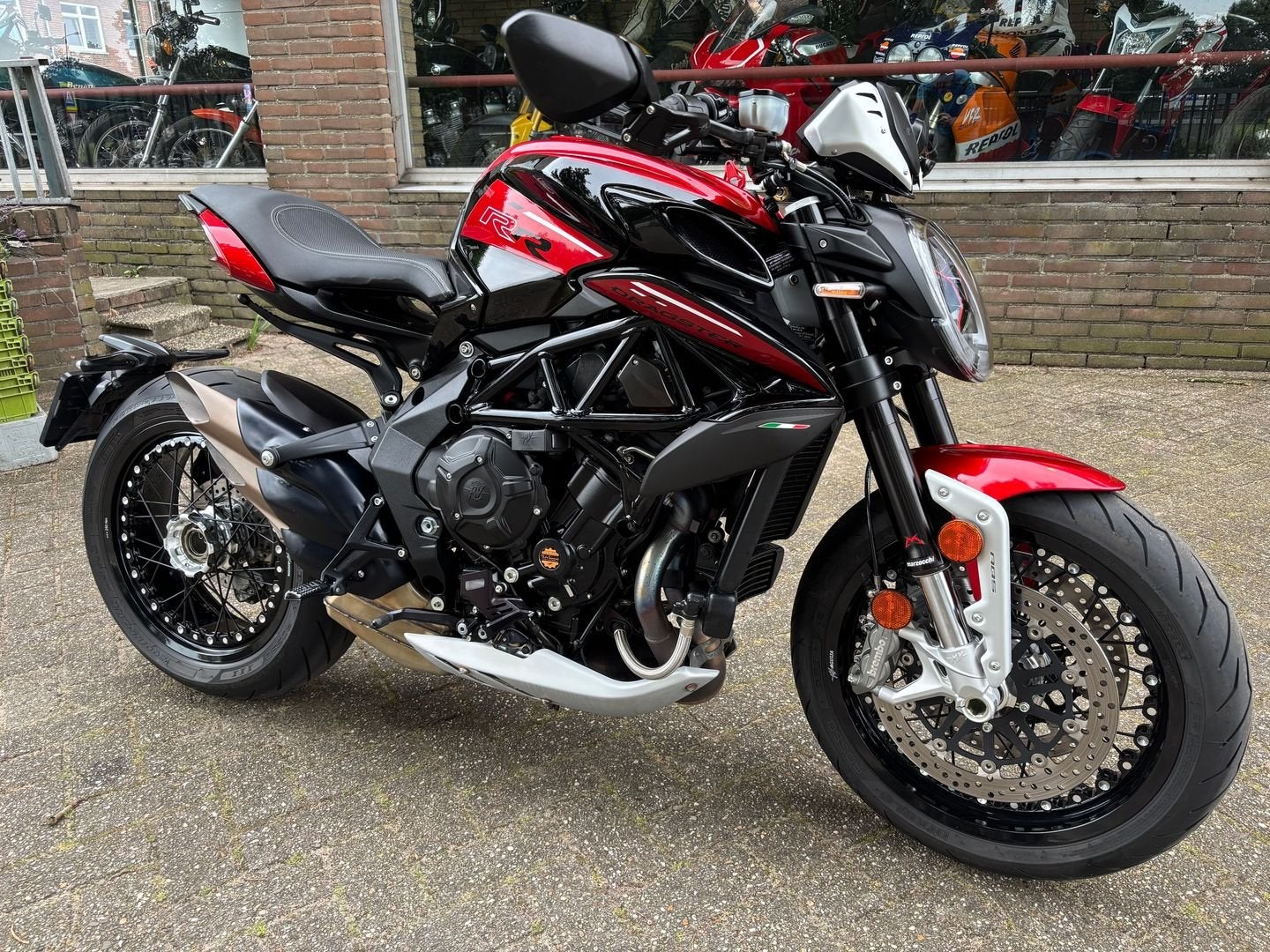 MV AGUSTA DRAGSTER 800 RR BRUTALE 2024 nieuwstaat 7200 km, Motorrijbewijs A, Bedrijf, Meer dan 35 kW, 798 cc